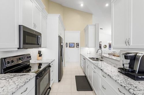 1192 Imperial Dr, Naples FL 34110-8127 exterior