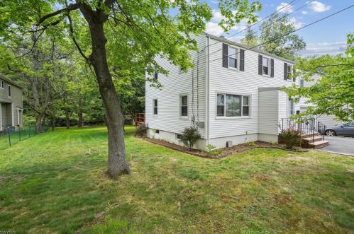 47 Burnet St, Livingston, NJ 07039-5401