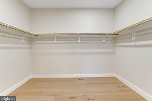 920 Darton Dr, Alexandria VA 22308-2021 exterior