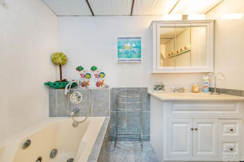 513 Grove Ave, Edison NJ  08820-3608 exterior