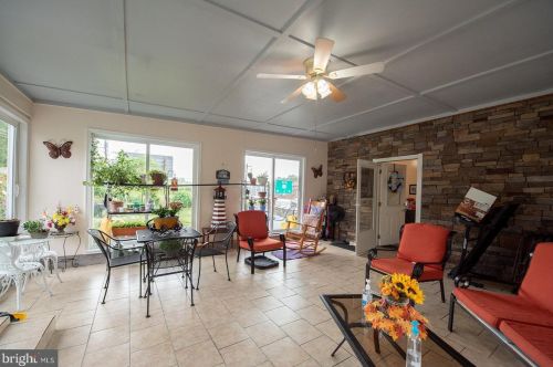 857 Prince St, Lancaster PA 17603-5811 exterior