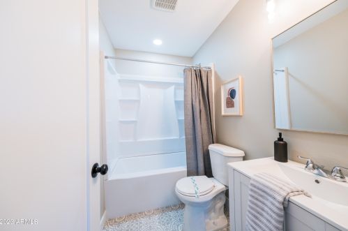 5530 22 Ave, Phoenix AZ 85015-2815 exterior