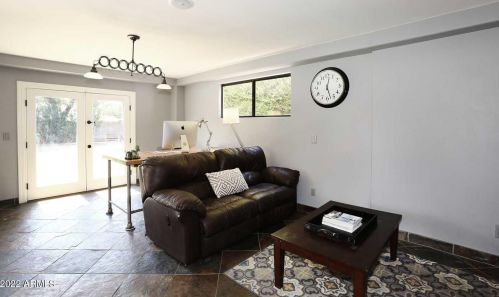 4451 Earll Dr, Phoenix AZ 85031-3821 exterior