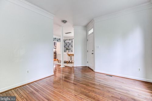 213 Creek Valley Ln, Rockville MD  20850-5603 exterior