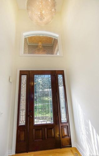 692 Appalachi St, Walled Lake MI  48390-1005 exterior