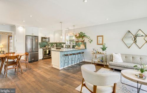 2602 Commonwealth Ave, Alexandria VA 22305-2526 exterior