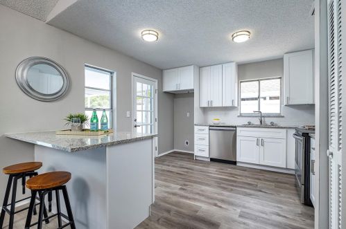 7044 Hollowell Dr, Tampa FL  33634-1089 exterior