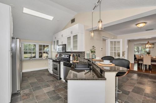 2115 Frst Cir, Orlando FL 32803-6247 exterior