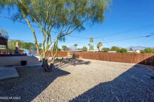 7925 Beverly St, Tucson AZ 85710-5803 exterior