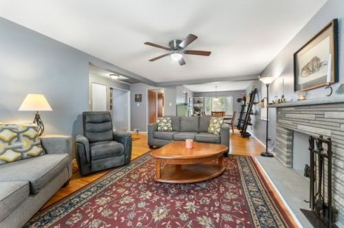 1491 Mohican Dr, Pittsburgh PA 15228-1613 exterior