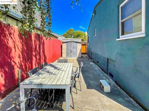 2110 Bonar St, Berkeley CA 94702-1808 exterior