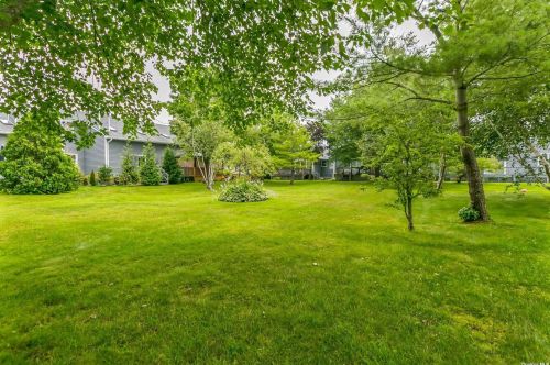 156 Alicia Dr, Babylon NY 11703-4035 exterior