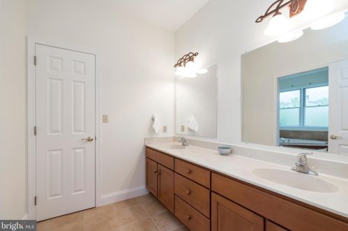 30 Hershey Dr, Pottstown PA 19465-8137 exterior