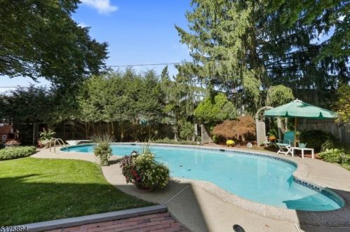 404 Moore St, Hackettstown NJ 07840-2142 exterior