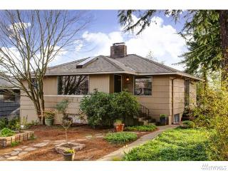 13326 2nd Ave, Seattle WA  98125-3009 exterior