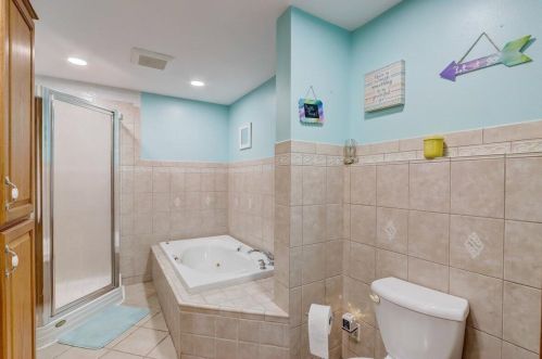 6342 Ohio Ave, Milwaukee WI  53219-4242 exterior