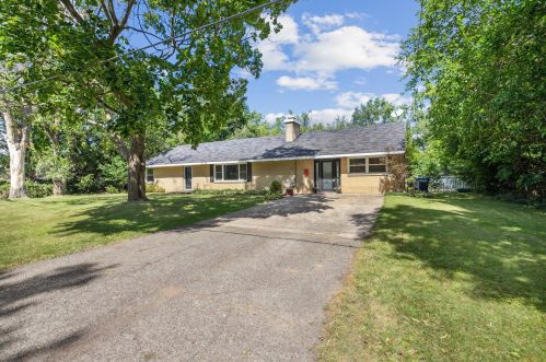 2926 Ellamarie Dr, Kalamazoo, MI 49006-2403