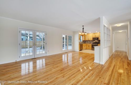 15 Glenwood Dr, Berkeley Township NJ 08721-1021 exterior