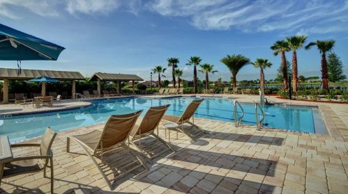 10100 Oak Tree Cir, Fort Pierce FL 34987-2454 exterior