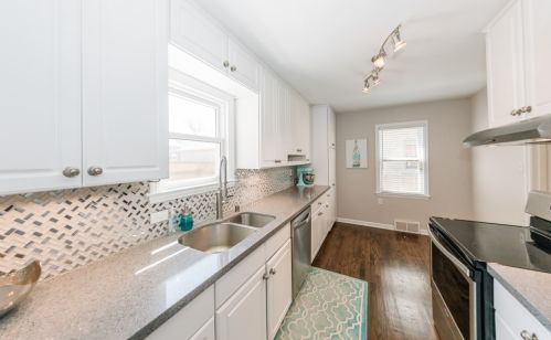 5926 Santa Monica Blvd, Milwaukee WI 53217-4619 exterior