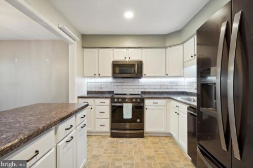 54 Orch Ct, Limerick PA 19468-2913 exterior