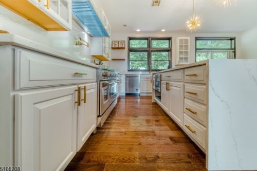 11 Beacon Hl Dr, Chester NJ exterior