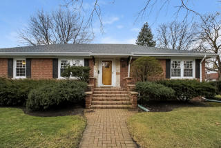 6800 Loleta Ave, Chicago IL  60646-1426 exterior