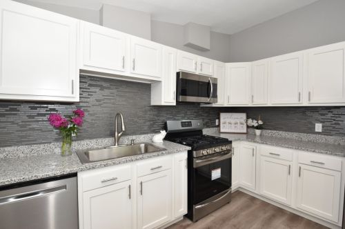 3512 Sunset Dr, Milwaukee WI  53220-1219 exterior