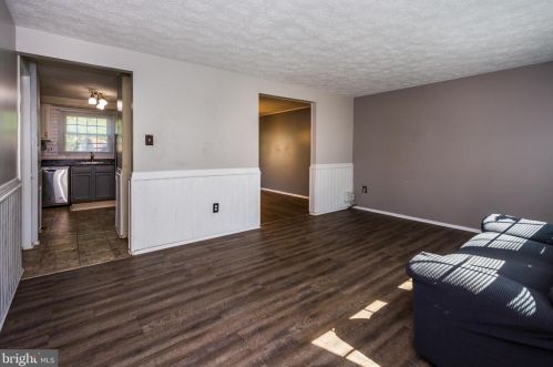 8024 Bosley Ct, Glen Burnie MD 21061-4925 exterior