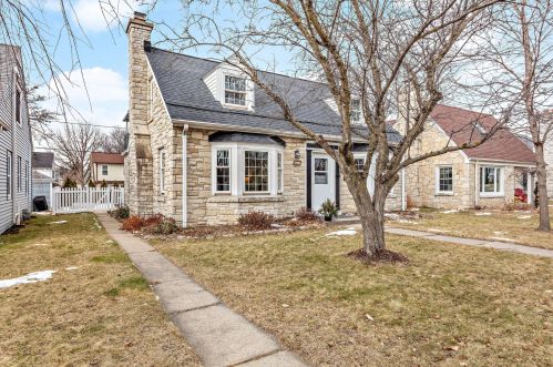 2811 74th St, Milwaukee, WI 53219-2804