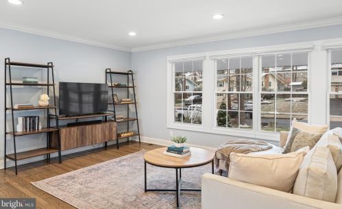 8511 Cherry Valley Ln, Alexandria VA  22309-2121 exterior