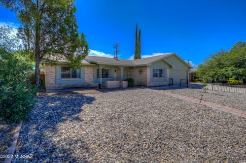 6840 Baker St, Tucson AZ  85710-2229 exterior