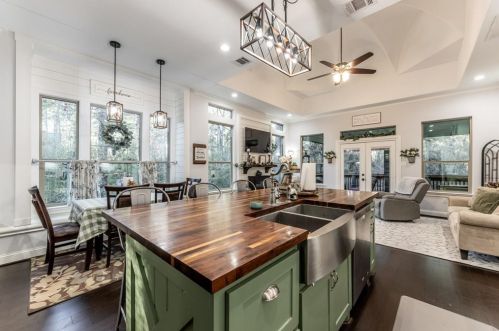 39 Forest Dr, Huntsville TX 77340-5676 exterior