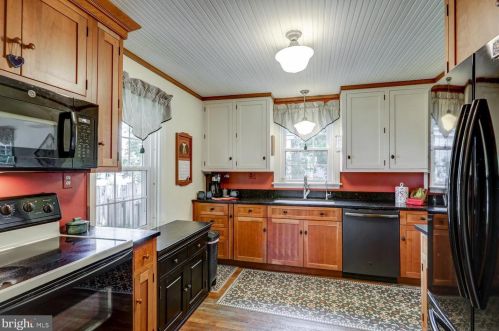 2013 Marietta Ave, Lancaster PA 17603-2205 exterior