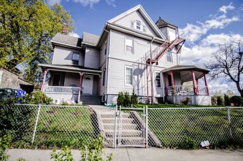 29 Locust St, Springfield, MA 01108-1028