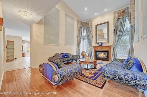 17 Monticello Ct, Morganville NJ 07751-4162 exterior