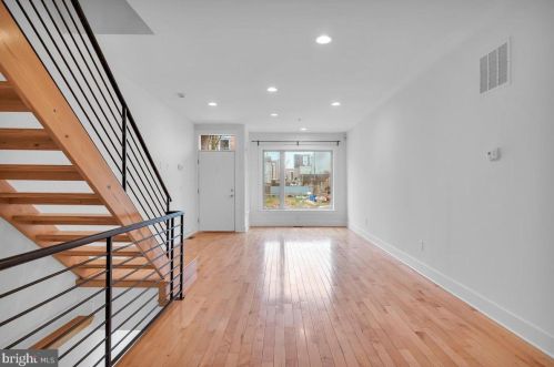 1643 5th St, Philadelphia, PA 19148-1208