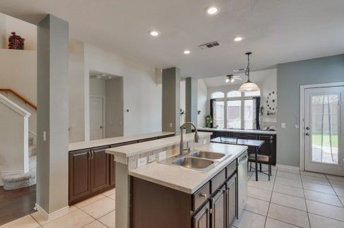 7673 Rockyridge Dr, Frisco TX 75035-8911 exterior