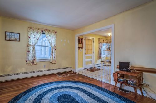 128 Grv St, Dover NH 03820-2990 exterior