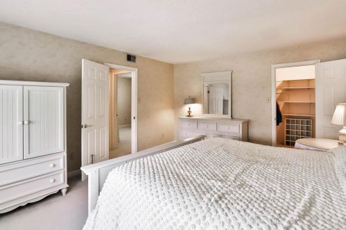 1337 Snapdragon Ct, Saint Louis MO 63146-4364 exterior