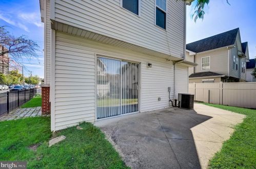 1930 Franklin St, Philadelphia PA 19122-1308 exterior