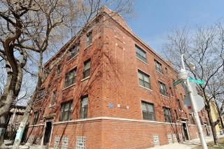 1454 Roscoe St, Chicago IL  60657-1330 exterior