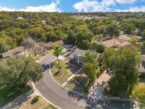 6602 Auburndale St, Austin TX 78723-2703 exterior