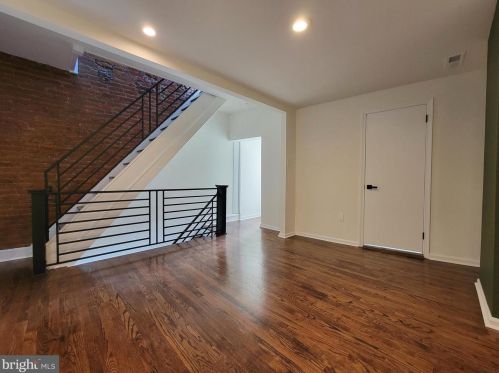 931 11 St, Philadelphia PA 19147-1901 exterior