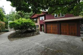 2424 137 St, Seattle WA  98125-3530 exterior