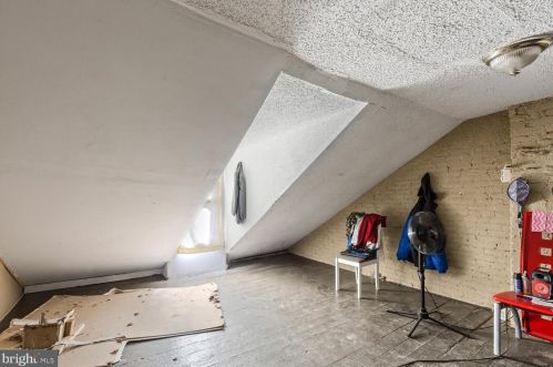 64 Locust St, Lancaster PA 17602-3635 exterior