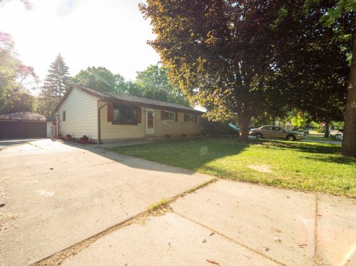 6267 101st St, Milwaukee, WI 53225-1501