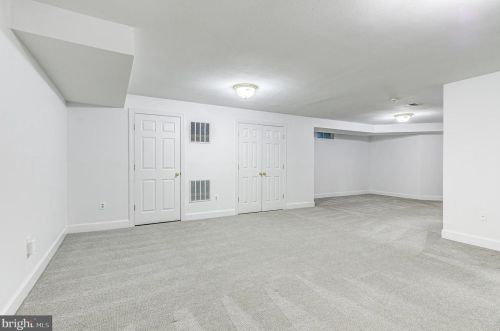 213 Creek Valley Ln, Rockville MD  20850-5603 exterior