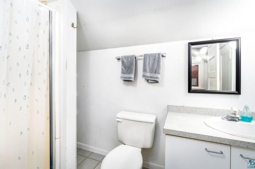 2020 3 St, Duluth MN 55805-1856 exterior