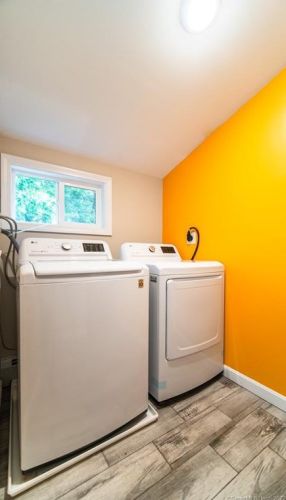 166 Giddings Ave, Windsor CT 06095-3744 exterior